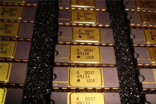 SI8421AB-D-ISR【专业IC收购】回收工厂库存电子料SM8S30AHE3/2D