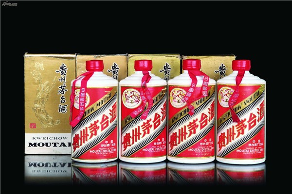 上城实体回收烟酒/茅台老酒高价回收【小易回收10年】