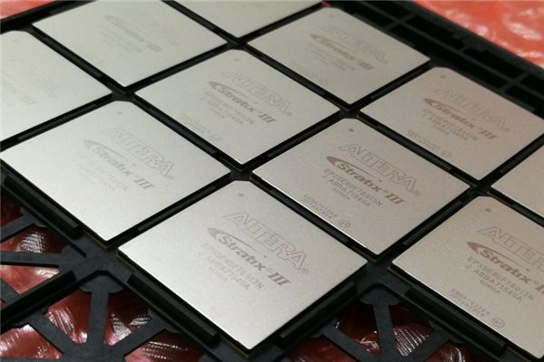 【上门回收】收购库存芯片XQVR600-2CB228V电子库存料回收