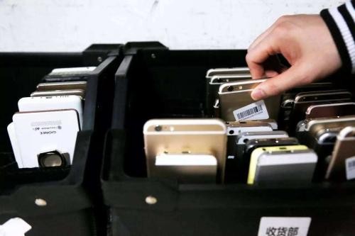 上海小昆山库存电饭煲回收当场结清，免费善后清场-库存日用百货回收